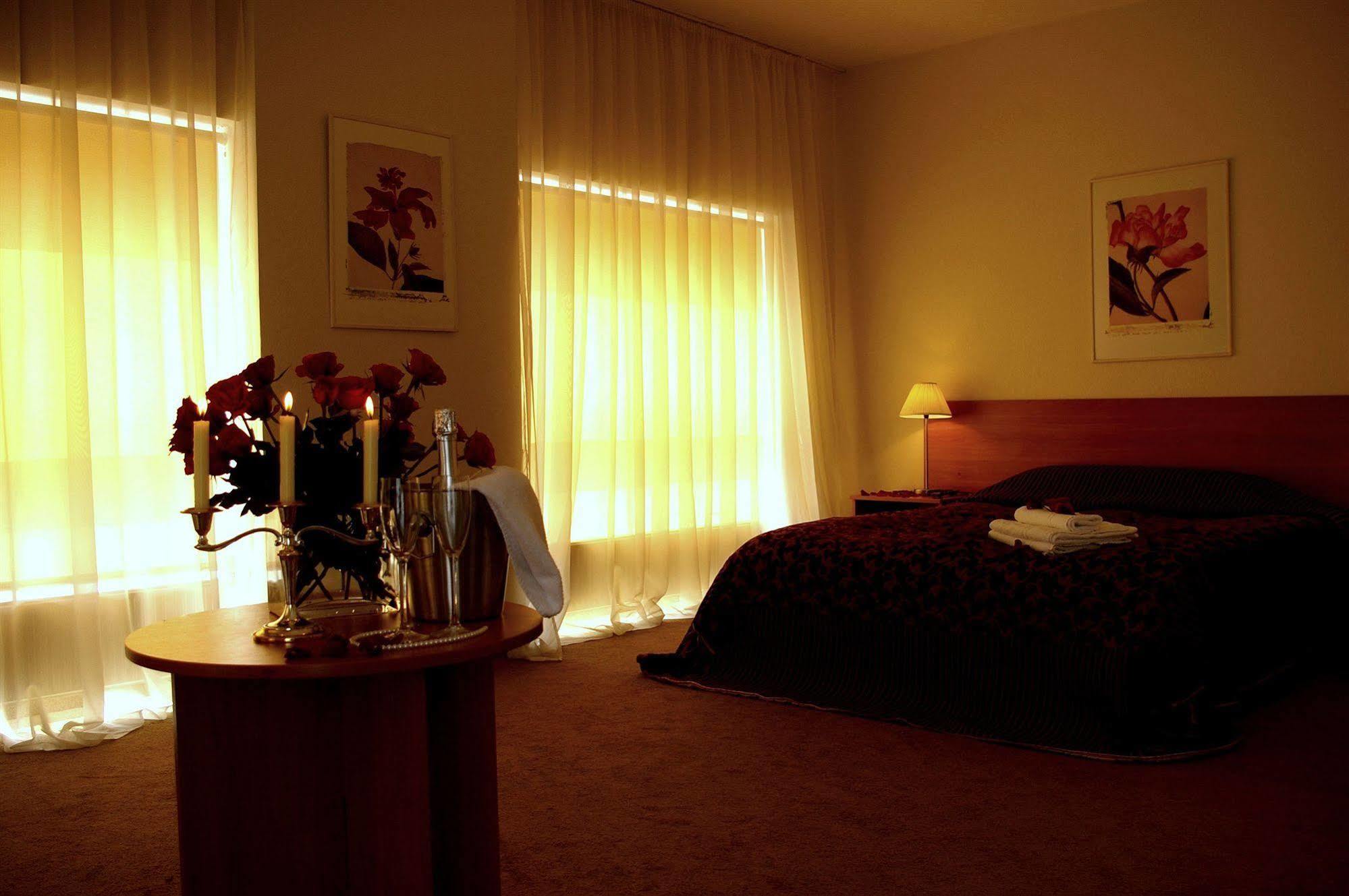 Centre Hotel คอนัส ภายนอก รูปภาพ